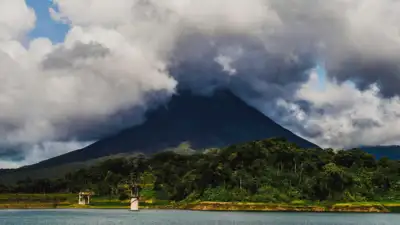 Best Ways to Travel Between La Fortuna and Monteverde in 2026