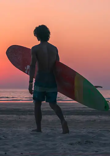 Jaco surfing