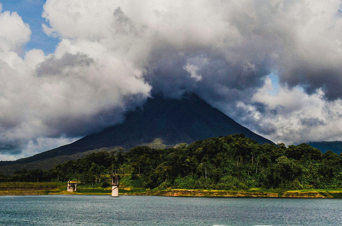 Best Ways to Travel Between La Fortuna and Monteverde in 2026